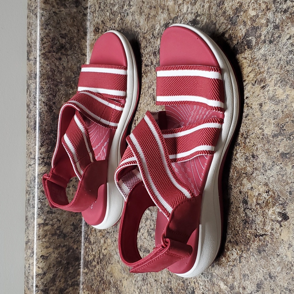 Clarks Mira Lily Red & White Strech Band Sandals Size 7.5